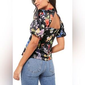 Lipsy London Floral Satin Mock-Neck Puff Sleeve Side Cut-Out Top, sz 6